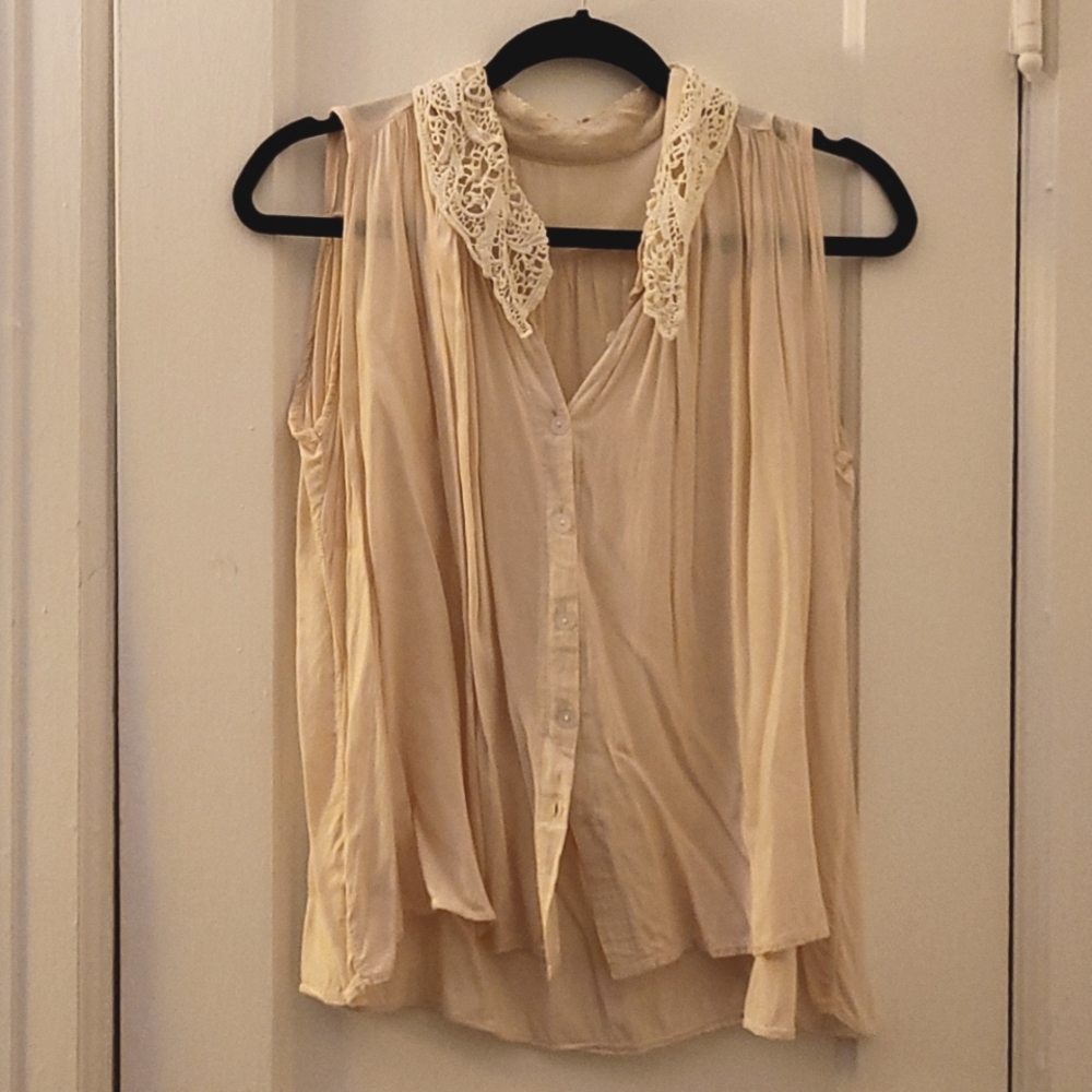 Cream Linen Lace Collar Sleeveless Buttondown